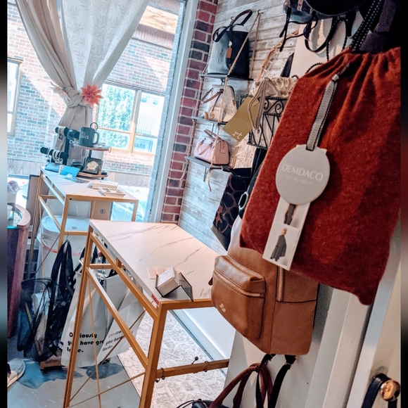 Welcome to Alex & Ellie Boutique Online! - Picture 3 of 4